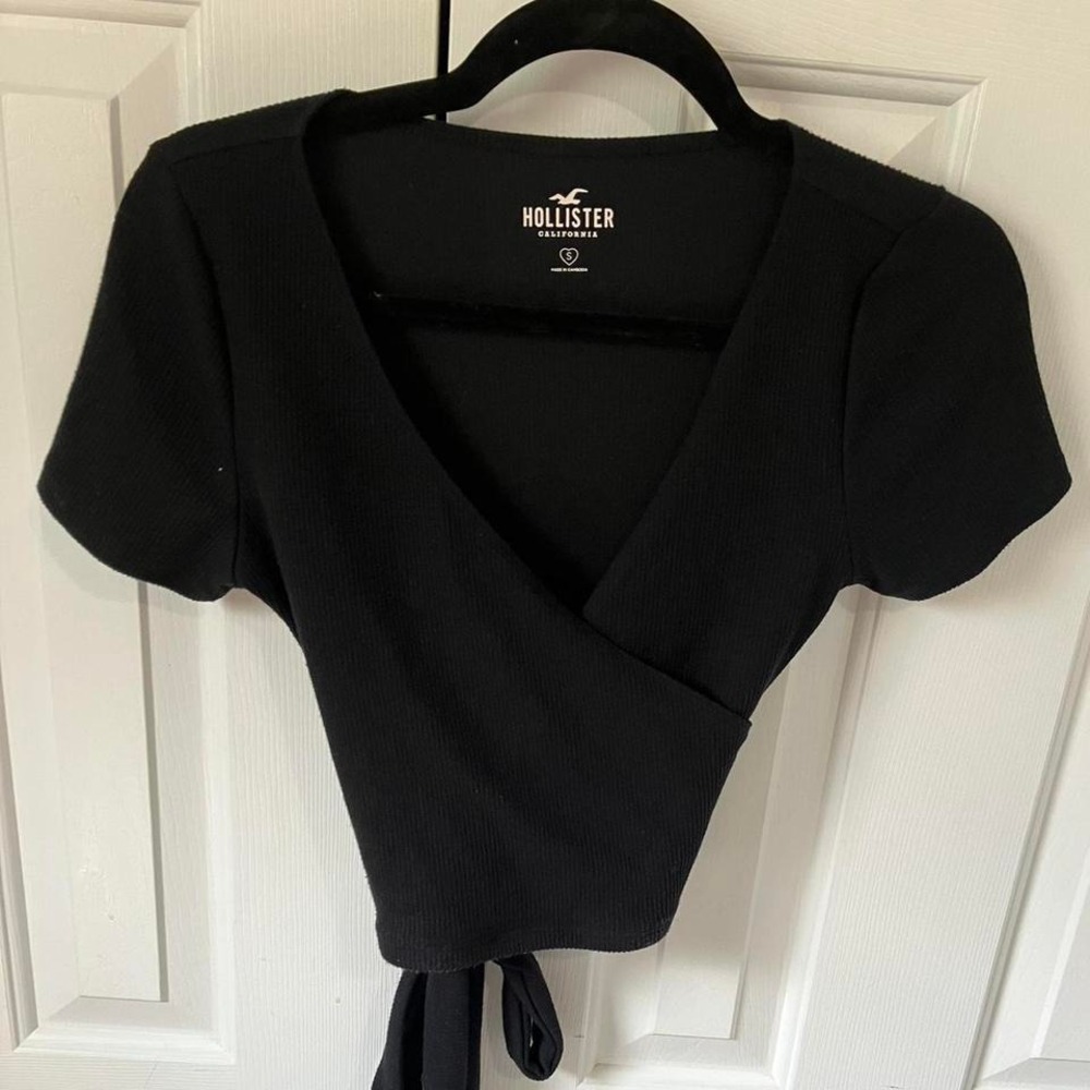 Black Hollister crop tie top size small